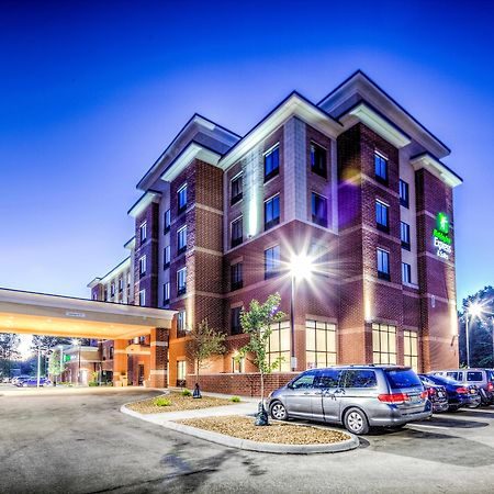Holiday Inn Express & Suites Cleveland/Westlake By Ihg Екстериор снимка