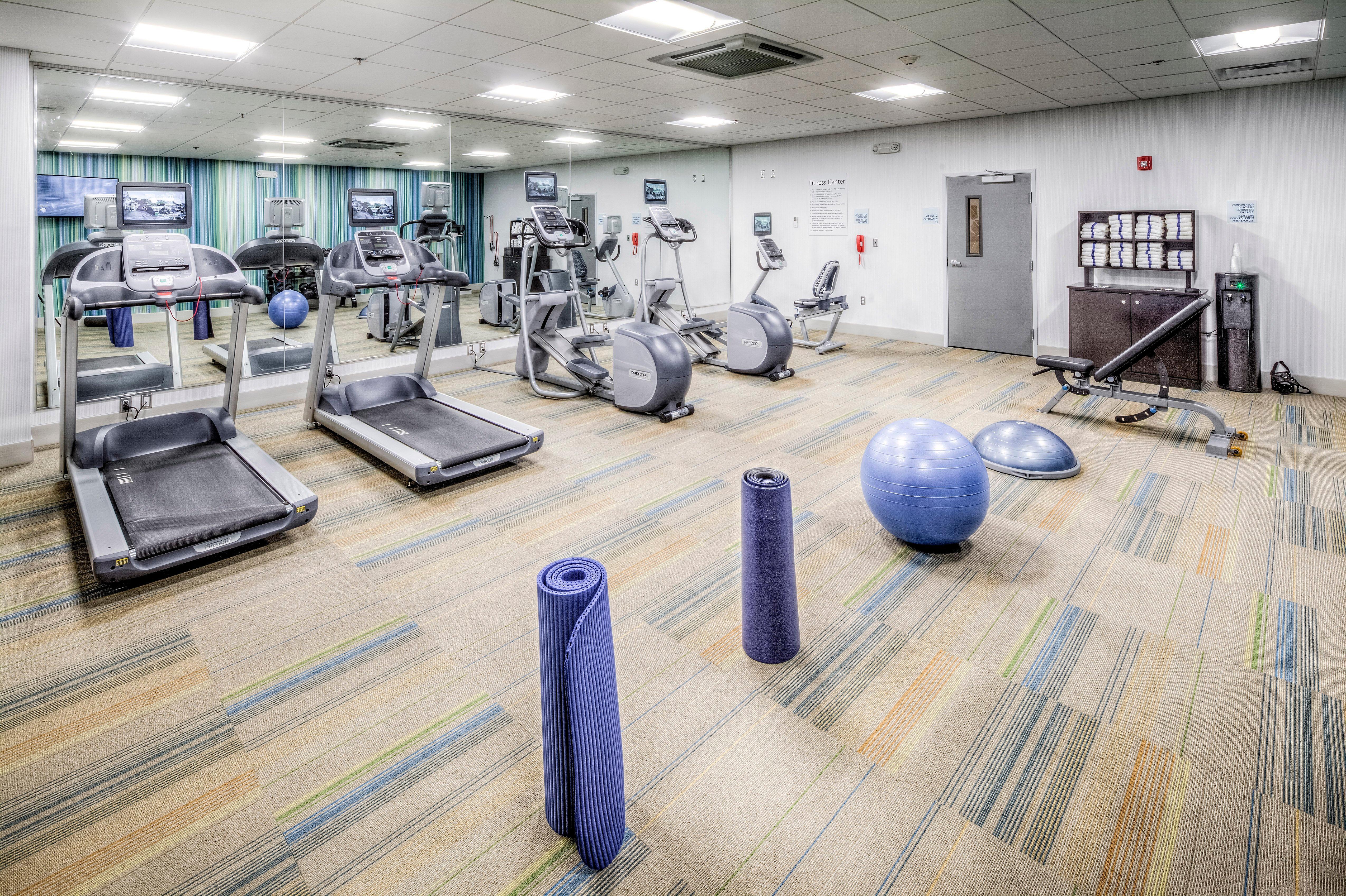 Holiday Inn Express & Suites Cleveland/Westlake By Ihg Екстериор снимка
