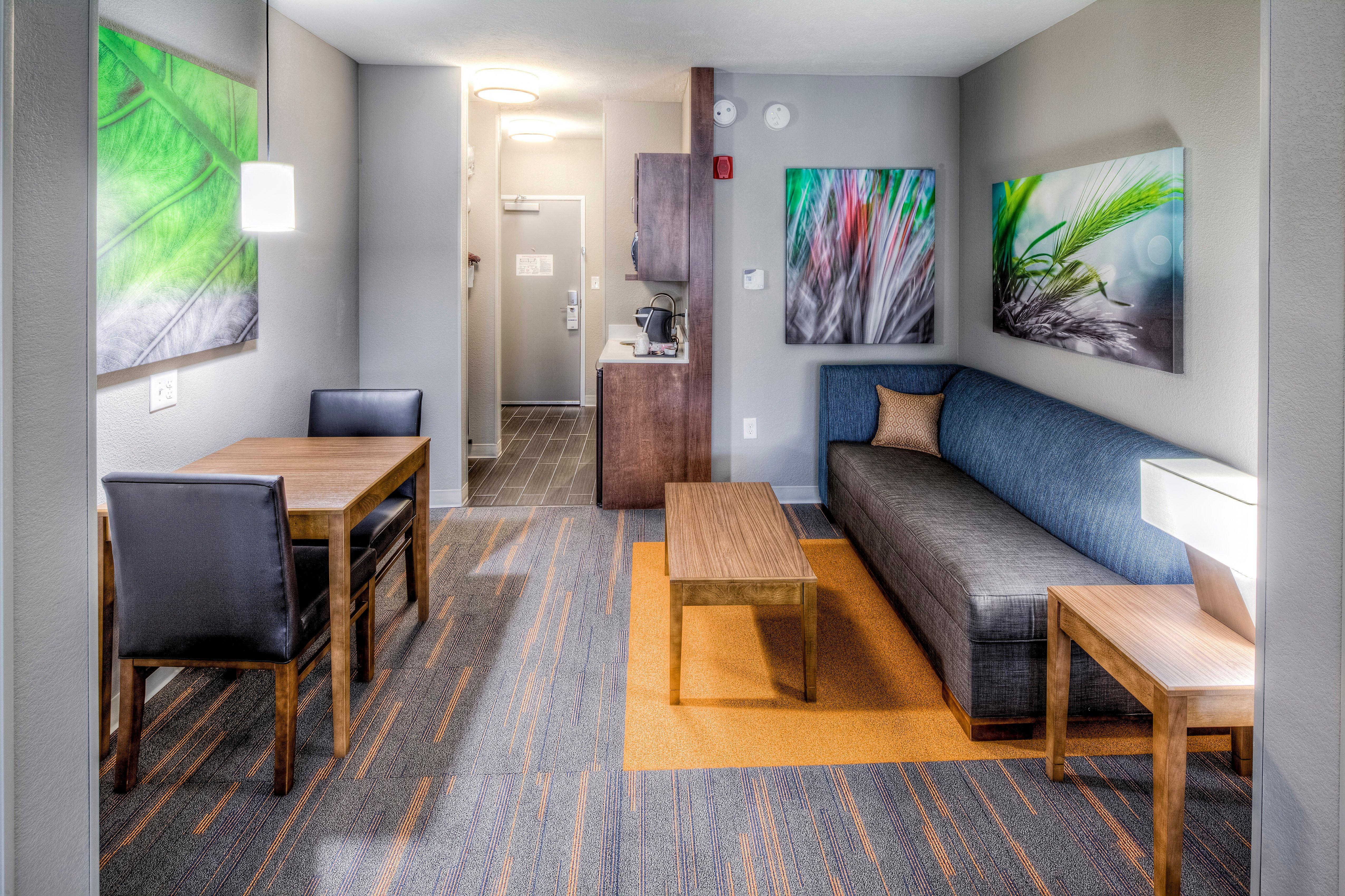 Holiday Inn Express & Suites Cleveland/Westlake By Ihg Екстериор снимка