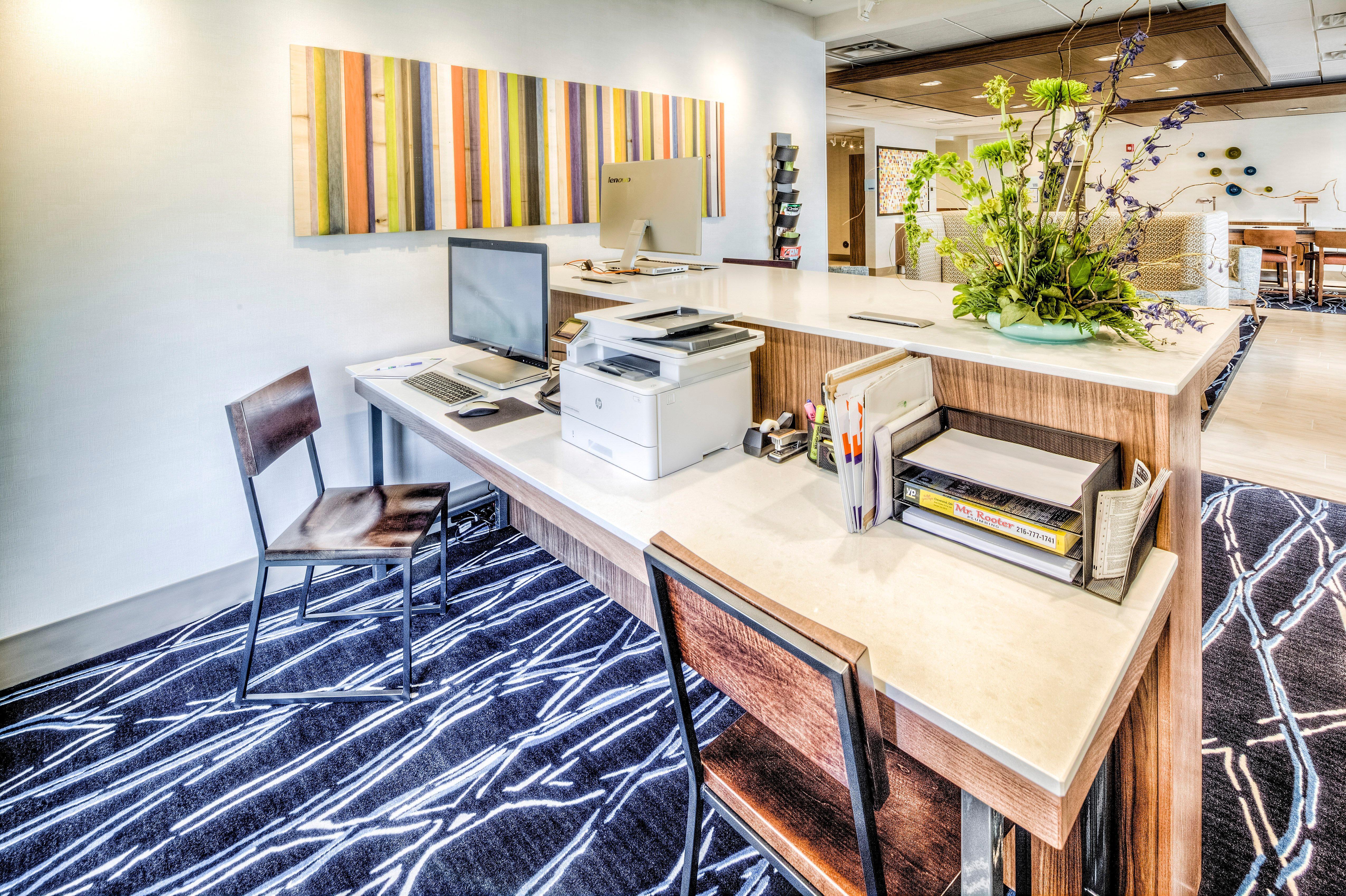 Holiday Inn Express & Suites Cleveland/Westlake By Ihg Екстериор снимка