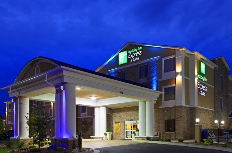 Holiday Inn Express & Suites Cleveland/Westlake By Ihg Екстериор снимка