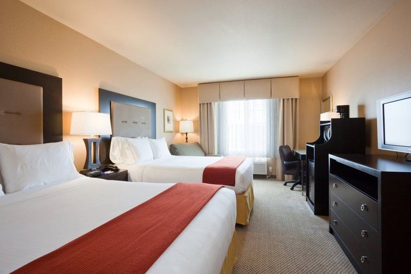 Holiday Inn Express & Suites Cleveland/Westlake By Ihg Екстериор снимка